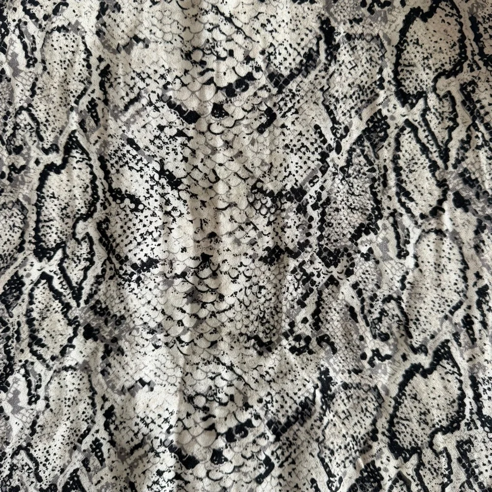 Reformation | Snake Print ‘Bea’ Midi Skirt | Size 6 - Picture 8 of 11